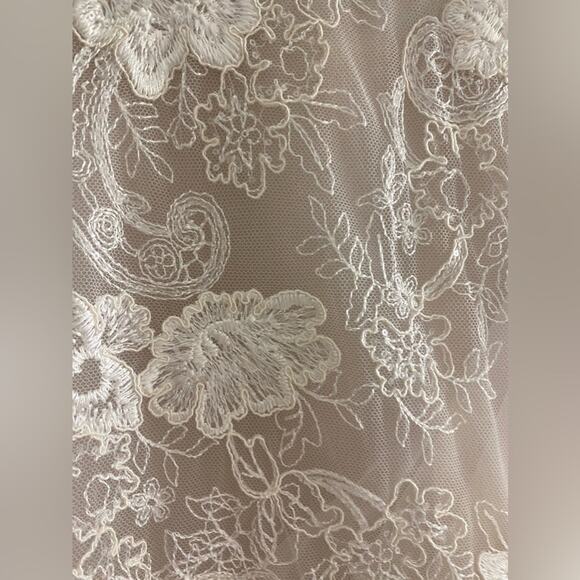 NWT- Muse by Berta Wedding Dress-Retails for $10k never altered incl/xtra fabric - Picture 4 of 7